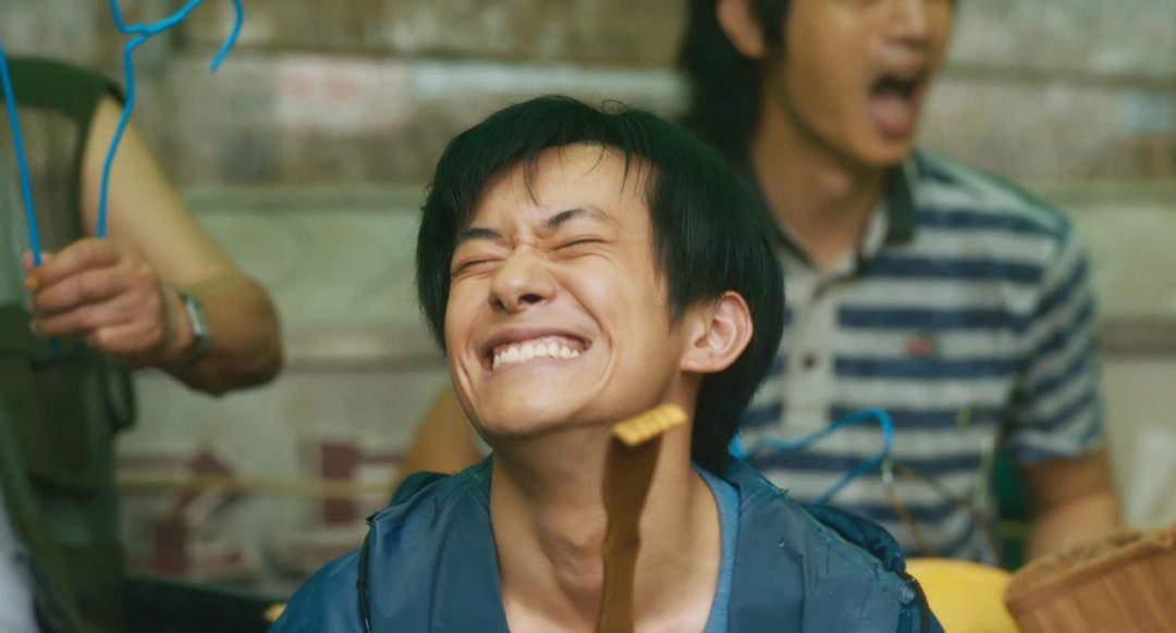 易烊千玺凭什么能和吴京拍戏,易烊千玺吴京的演技有多好