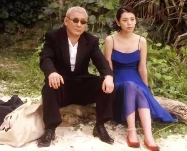 岛国第一流氓北野武72岁花13亿离婚，节目上露屁股，*妇情**多多益善