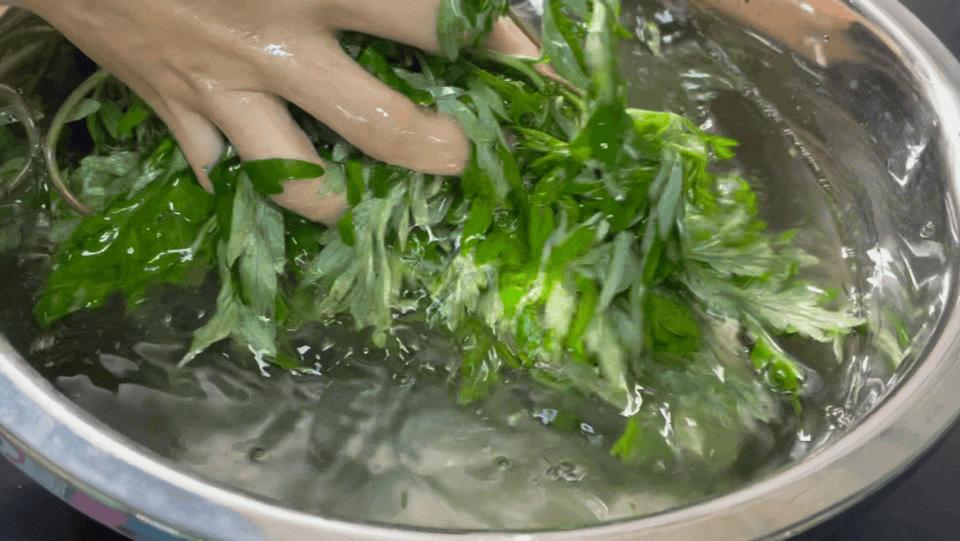 艾草煮鸡蛋有什么好处,艾草煮鸡蛋什么功效最好