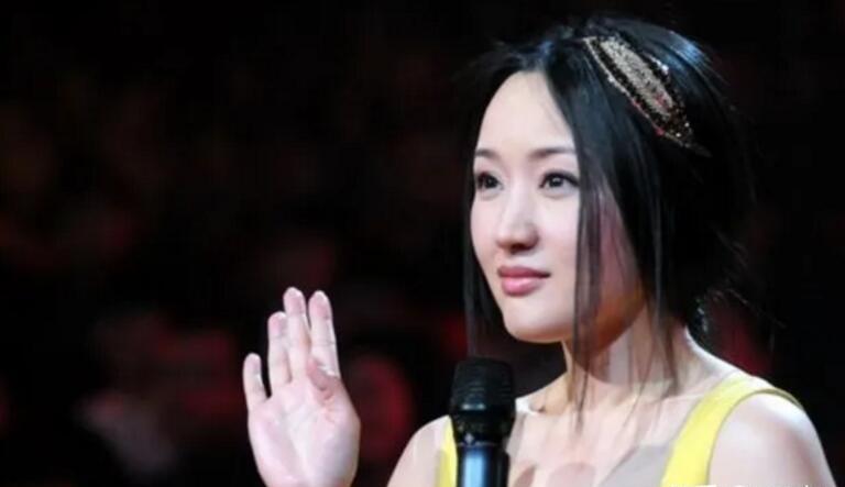 分手的26年后，赖文峰出狱乡下结婚度日，杨钰莹的选择令人心疼