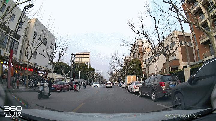 老婆要台『既要又要还要』的行车记录仪，找了半天，我最终选了它