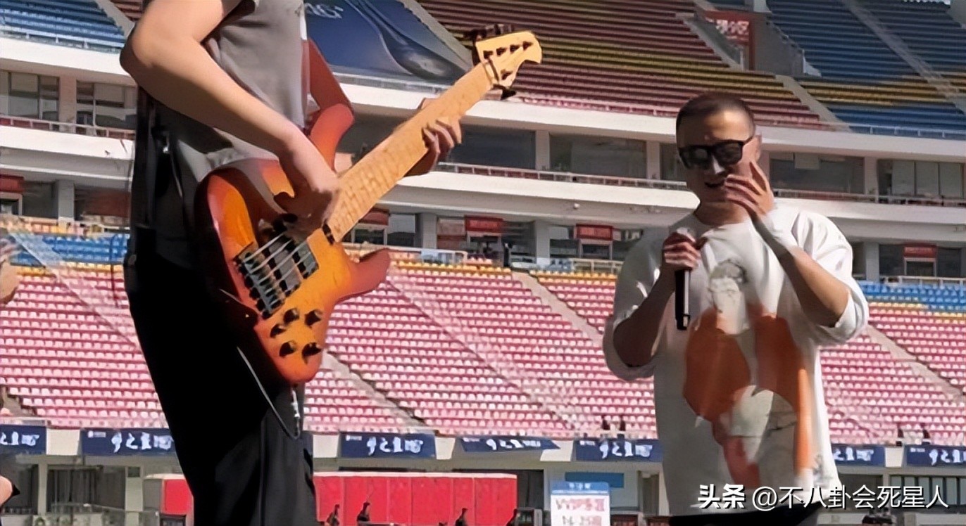 张韶涵现场完整版汪峰评价,张韶涵演唱会上座率合肥