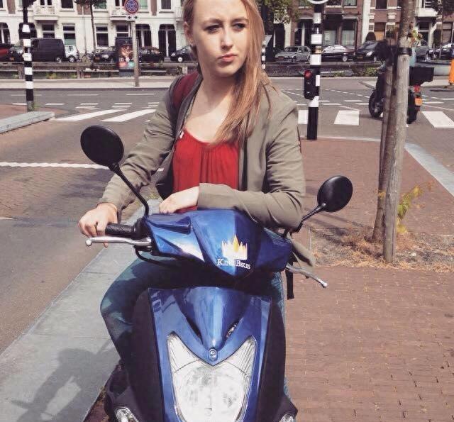 20年来，英国警方非法搜查15岁女孩*处私**，女性该如何保护自己呢？