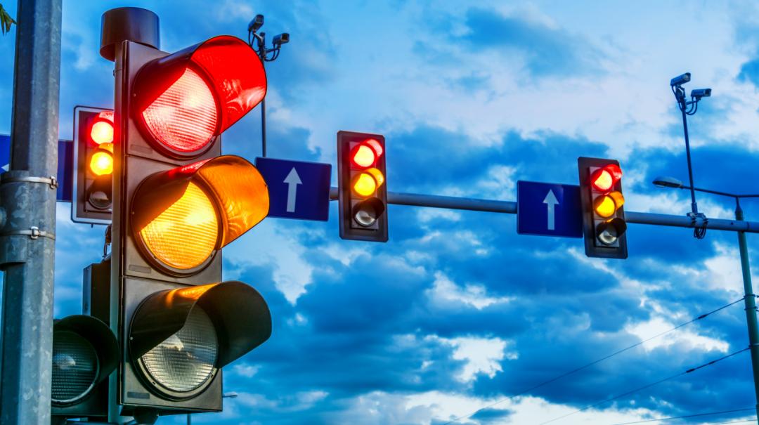 交通违规能不能他人代办,替人处理违章违法吗法律咨询