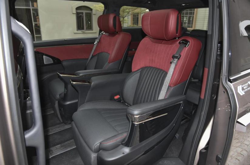 梦想家mpv和传奇对比,梦想家和传祺m8混动版对比