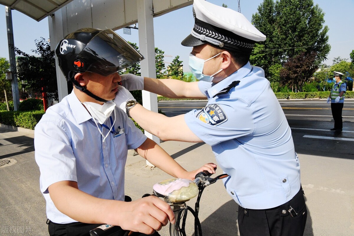 电动自行车头盔有国家认证标准吗,新国标电动自行车戴头盔规定