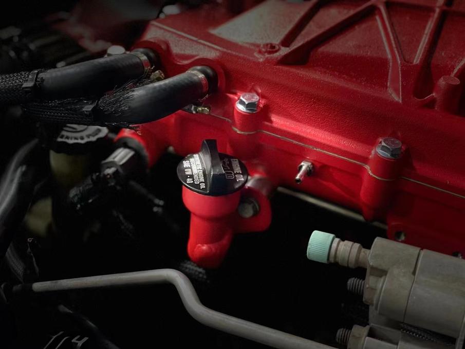 最新大切诺基srt8,最新版大切诺基srt8