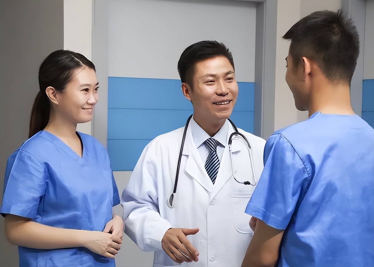 毫无底线!男医生发布女患者私密照,患者隐私到底该如何保护?