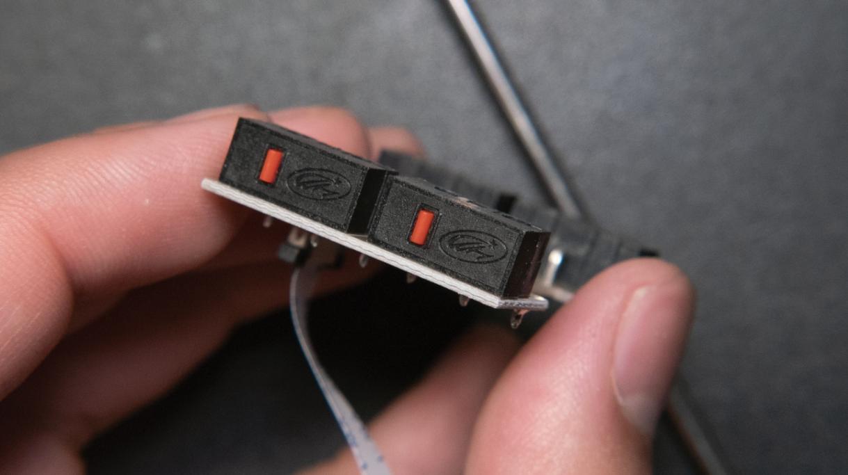 外壳全是洞,卷王价位难得一见的大手洞洞鼠——KeychronM1