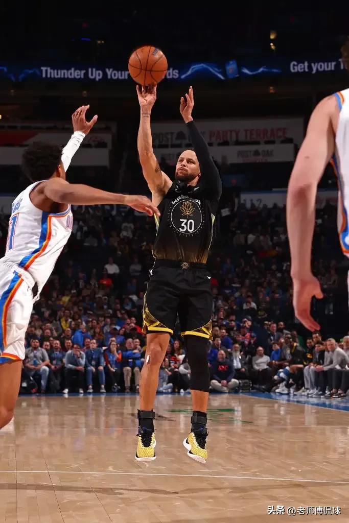 戴维斯爆砍34分21板,戴维斯打满全场的比赛