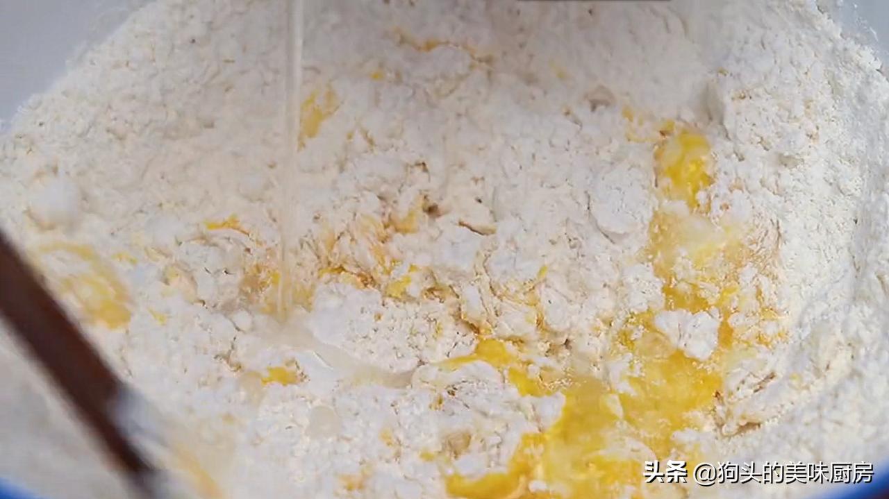 低筋面粉怎么做毛毛虫,面粉毛毛虫零食怎么做