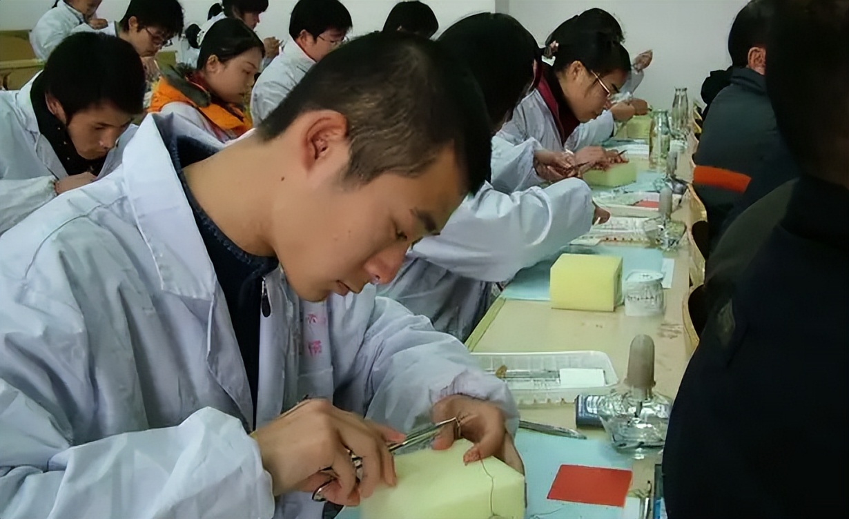 2022热门文科专业排名前十名,2022热门专业榜首临床医学