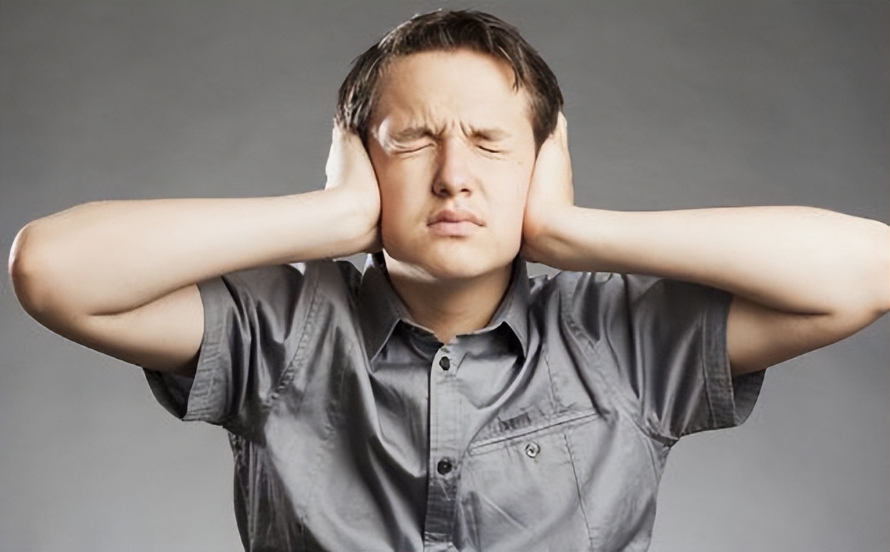 耳聋耳鸣难忍？送你张仲景名方，四味药代茶饮，通利耳窍、止耳鸣