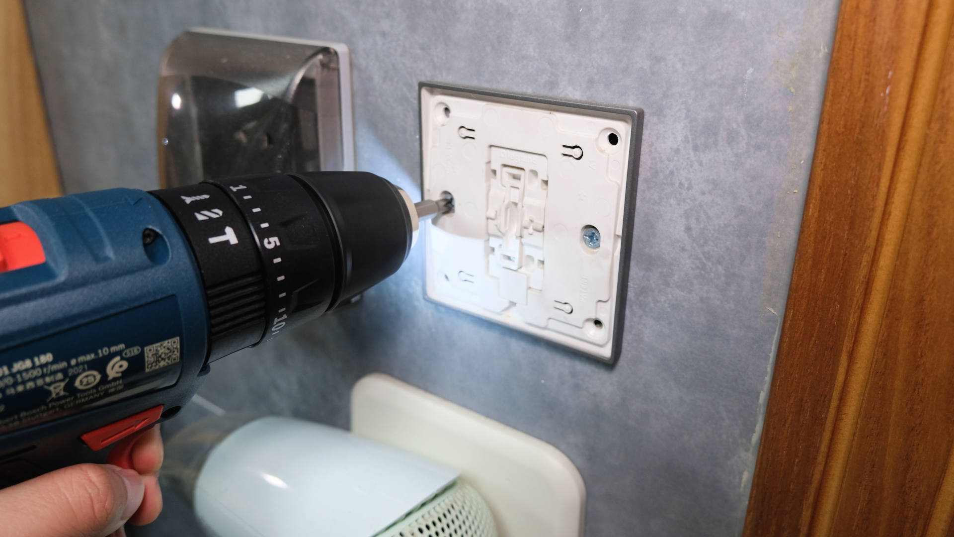 博世gsb120冲击钻套装,博世gsb120锂电钻工具箱套装