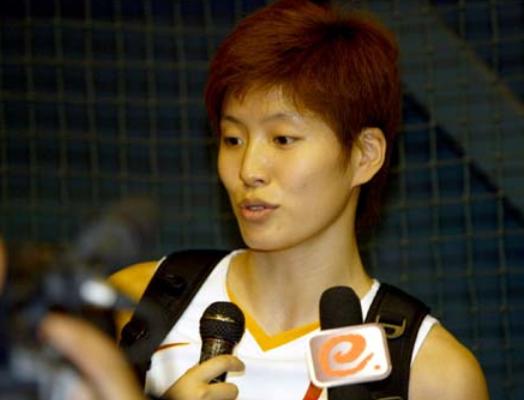 篮球巨星姚明现在的年龄有多大了,姚明为什么退役六年才入选名人堂