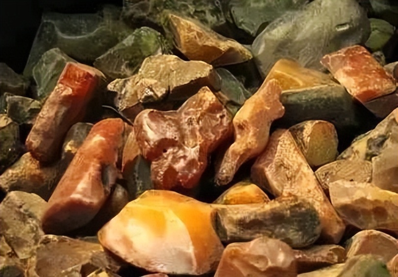 蜜蜡琥珀和蜜蜡有什么区别,千年蜜蜡万年红