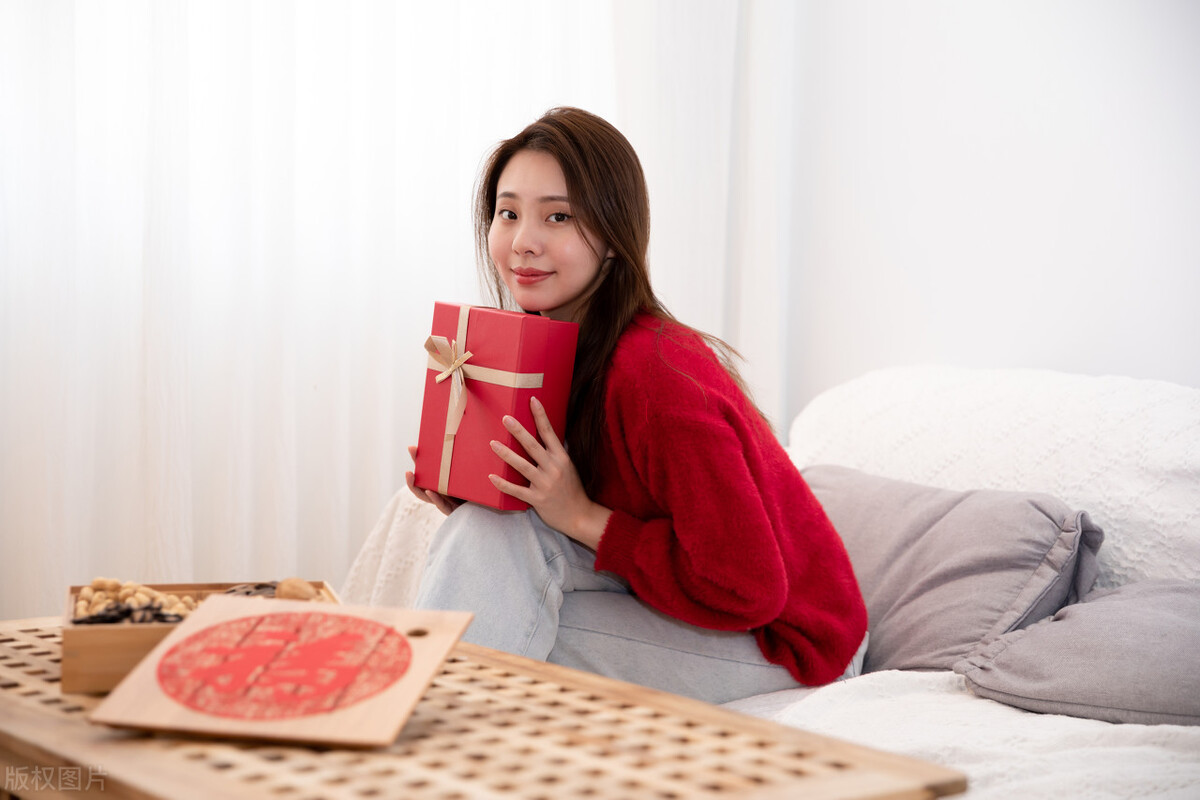 传统木版年画增添浓浓年味,年味浓传统习俗闹新春年画