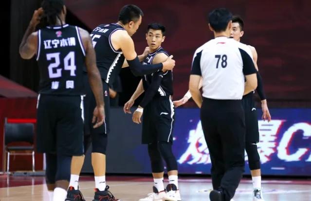 辽篮小将王化东投篮视频,高诗岩绝杀辽宁巩晓彬