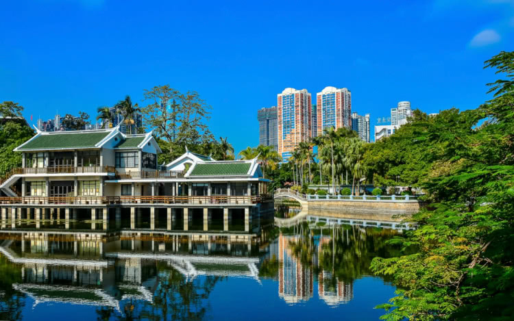 赏城中美景，品厦门味道。城市中心C位酒店，毗邻植物园、中山路