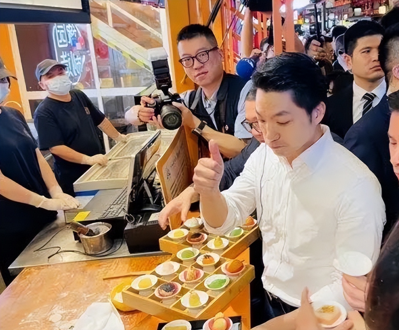 蒋万安上海首站参访洋山港,蒋万安首站参访洋山港