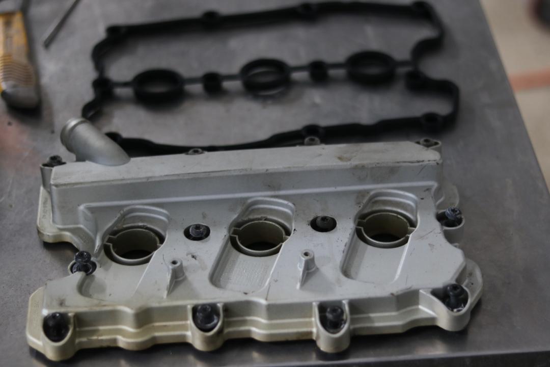 老款奥迪q74.2报废,奥迪q7新能源报废车