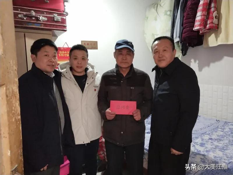 踏雪送花,风雪无阻献爱心