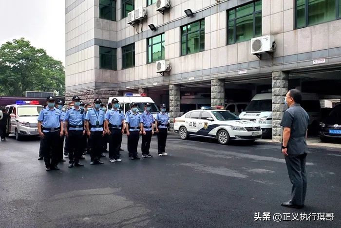 法院判决无力偿还会怎么强制执行,被告不还钱多久才能申请强制执行