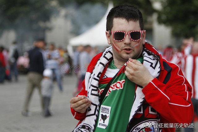 为了踢球也是拼了,为了足球而拼命的人