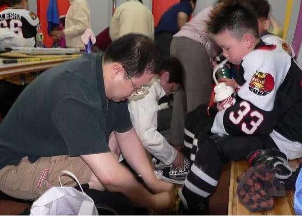 英如镝妈妈梁欢和宋丹丹,梁欢的老公是谁