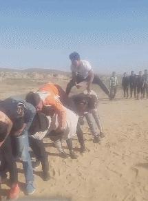 虽然我不会去纹身，但这些纹身确实有点意思：把肢体变成尺子