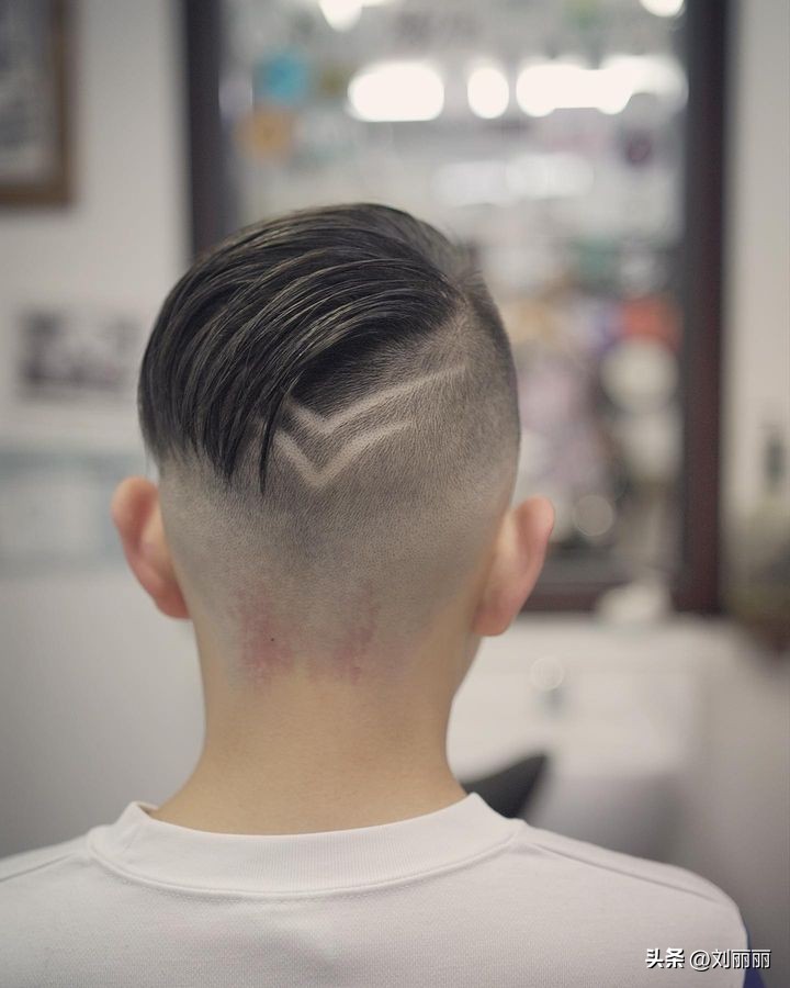 帅气的小男孩有什么帅气的发型,小男孩剪头发最帅的简单发型