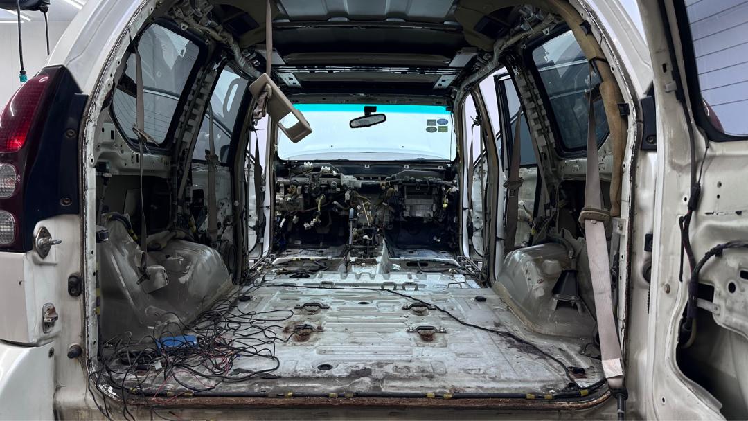 03年丰田霸道全车翻新多少钱,2004款丰田霸道拆车视频