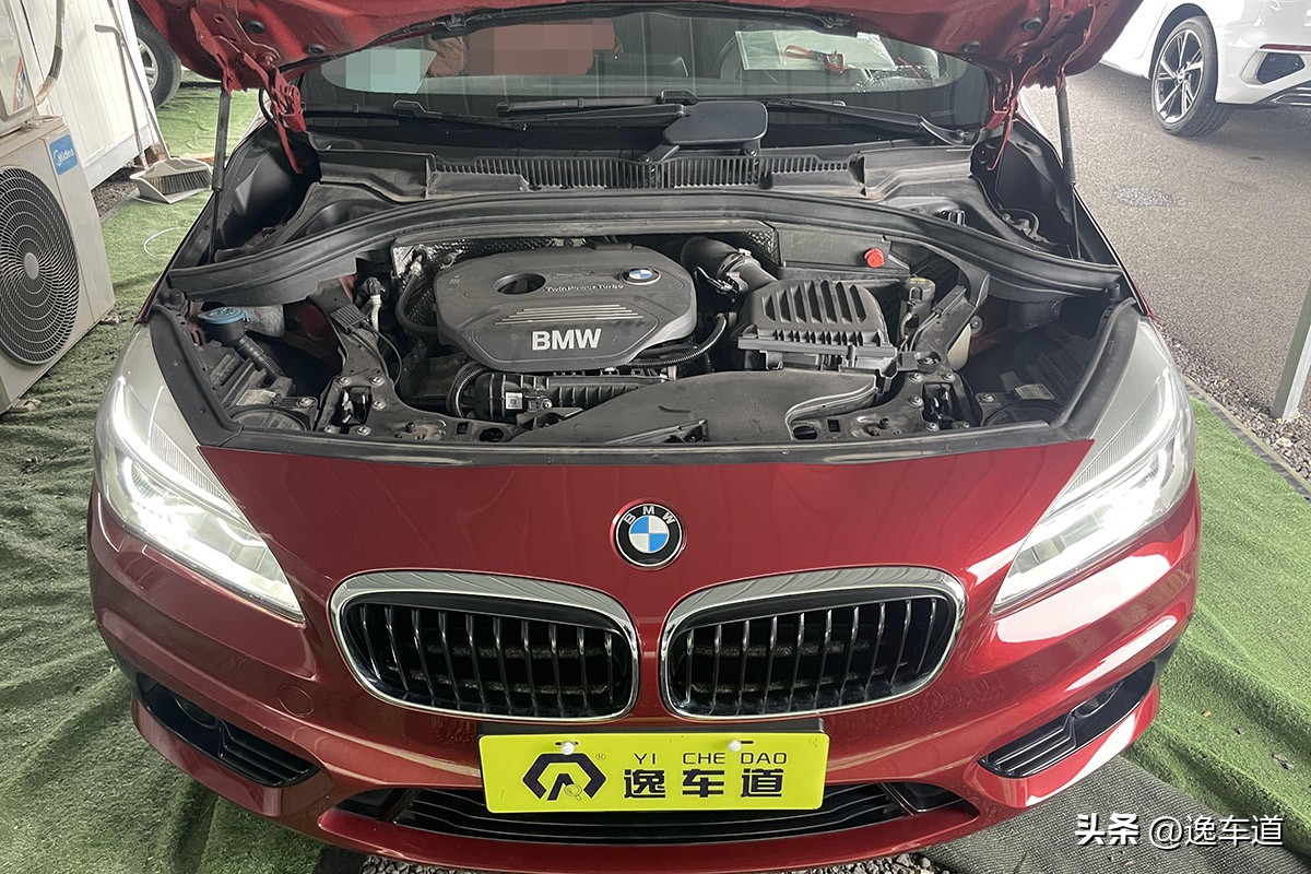 宝马2系旅行车你见过吗？跑了不到5万公里，八万块值吗？