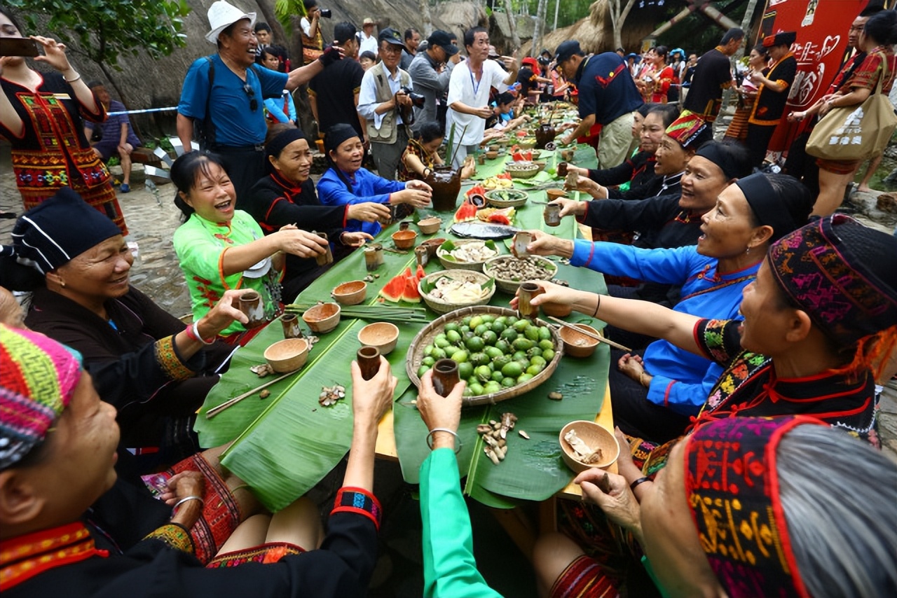 槟榔加烟，法力无边，它到底有何神奇？为何被人们称之为神物？