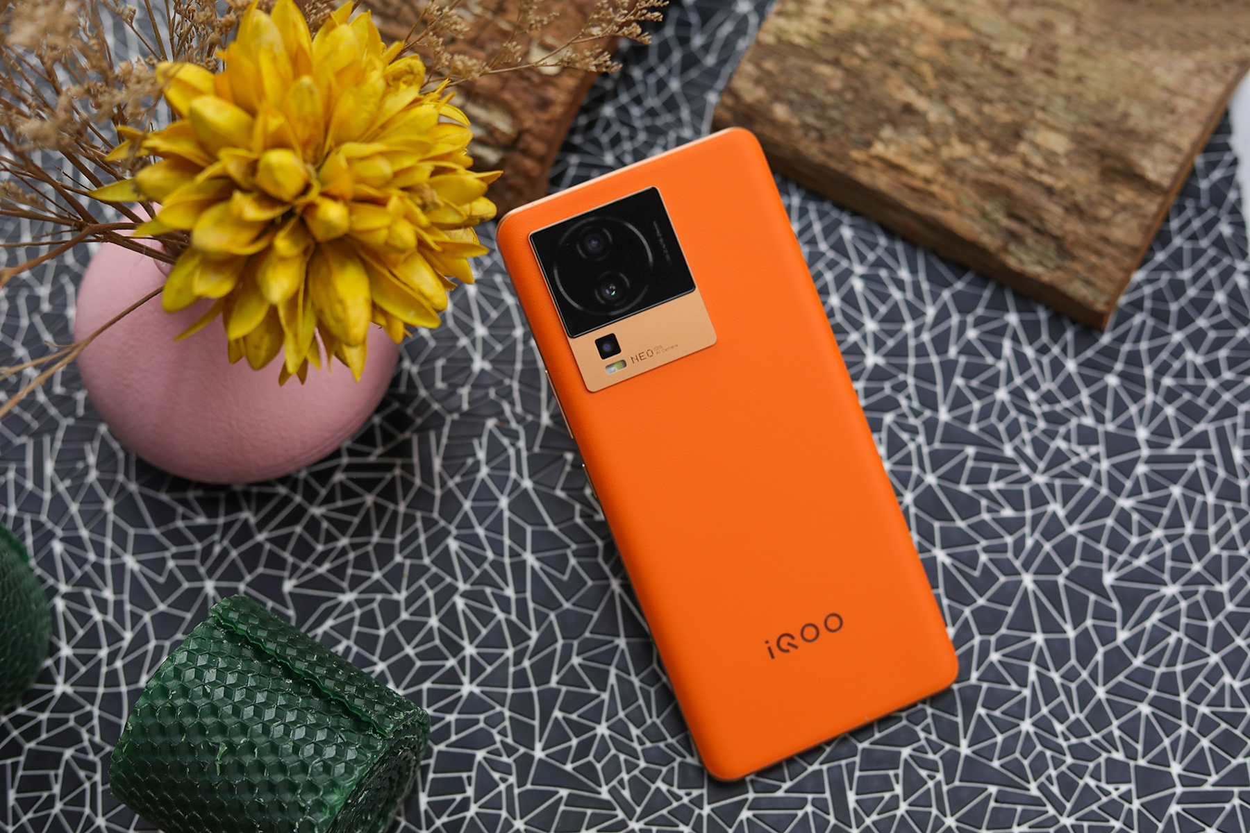 oppo跟vivo哪款手机性价比更高,oppo和vivo手机哪个手机性价比高