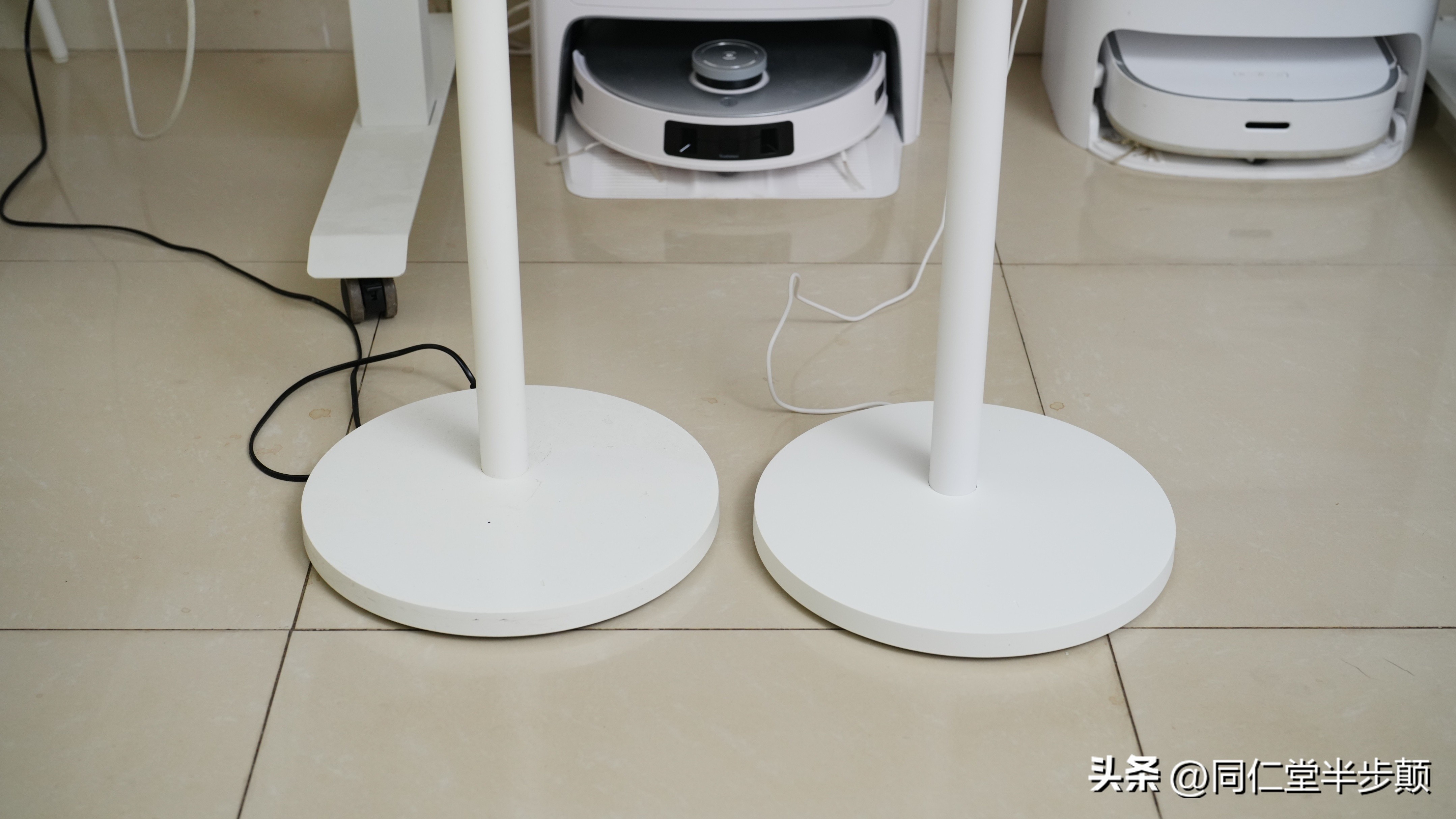 拆解小米立式风冷无线充55w视频,拆解便携户外电源