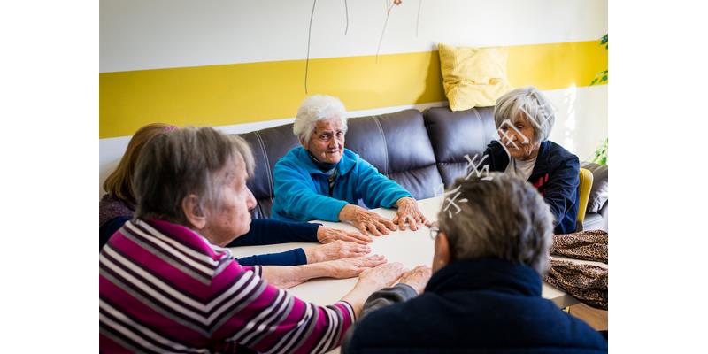 3年前，听妈话婚姻AA，3年后，他攒了12万，我买电脑还得分期