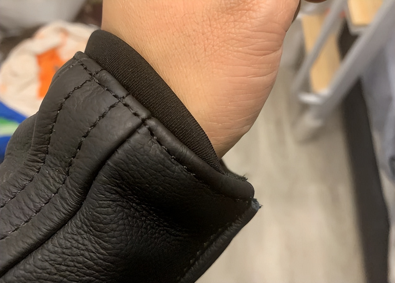 飞儿骑行服对比雷翅骑行服,飞儿黑金骑行服