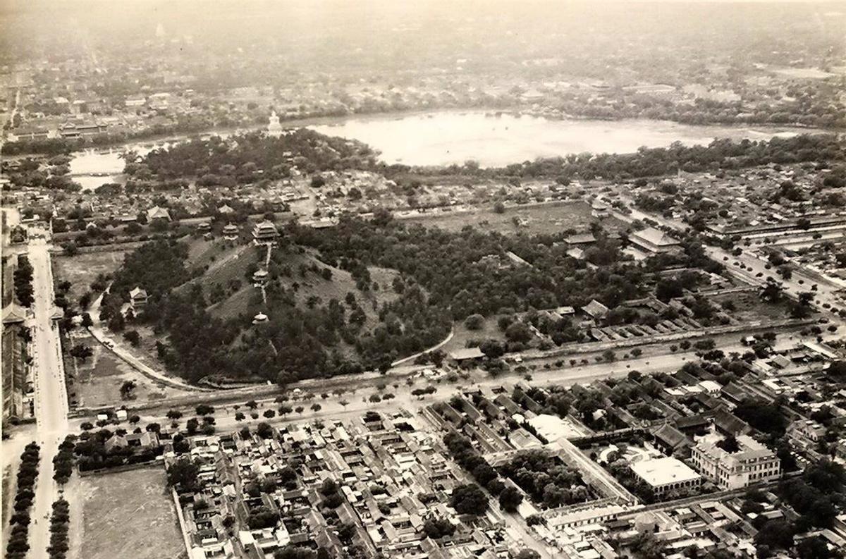 【晚清*楼青**旧影观】媚态百出，丰乳肥臀，尽显女子风情！