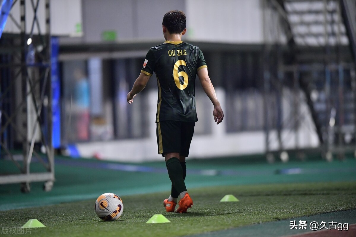 申花无缘晋级亚冠淘汰赛,青岛海牛主场0-1上海申花无缘决赛