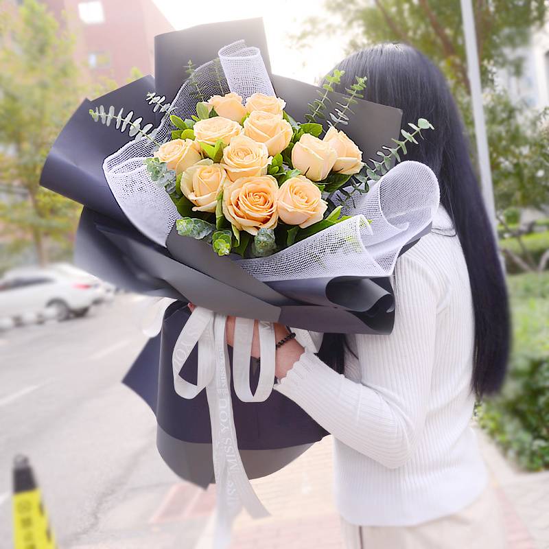 送给爱人生日花束祝福语,恋人生日鲜花创意祝福语简短