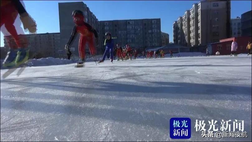 传递冬奥知识和弘扬冰雪运动精神,冰雪运动带动全民健身热潮