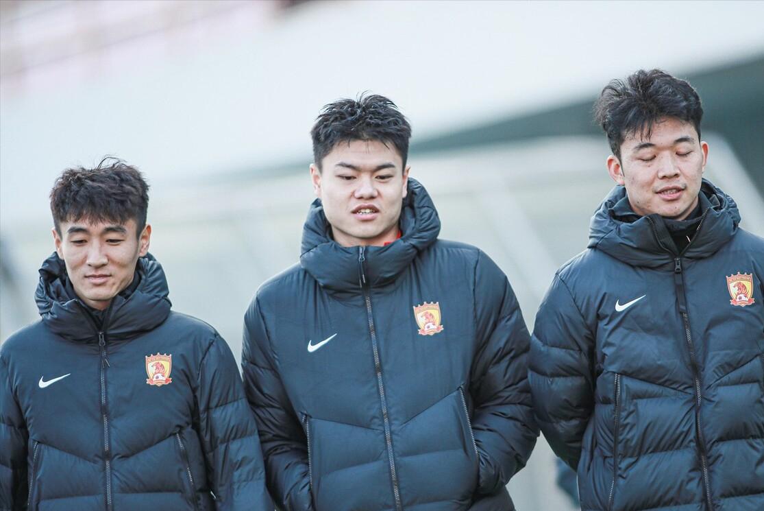 青少部黑幕被揭发，以权谋私养肥经纪人！韦世豪等人被出口转内销