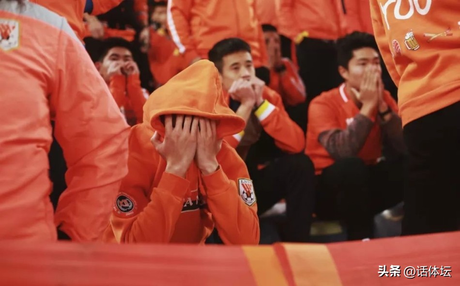 气愤又心酸！裁判无视泰山：2度致命改判，落寞中超贵族声嘶力竭
