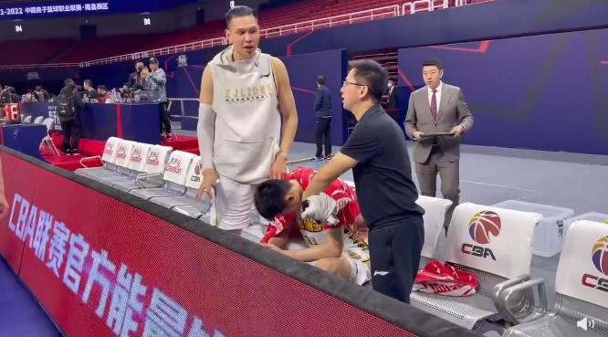 因伤病退出现役,又一球员因伤退出世界杯