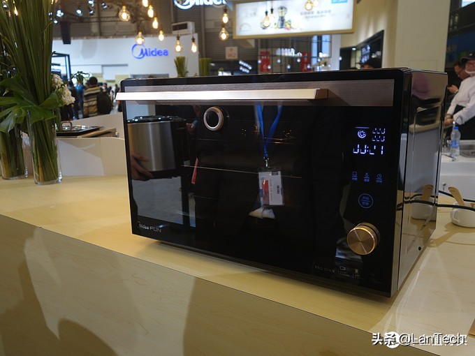 暴走两万步！海量图片带你游览2017年AWE家电展