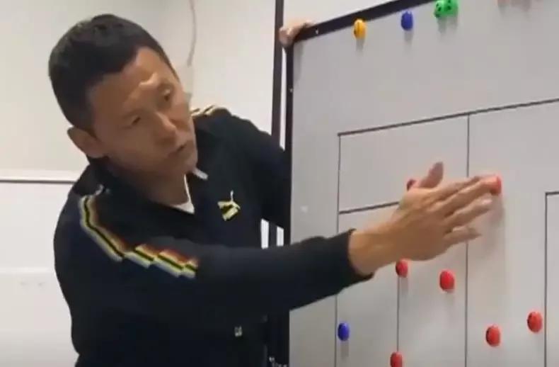 足球报谈中国足球现状,中国足球回应质疑