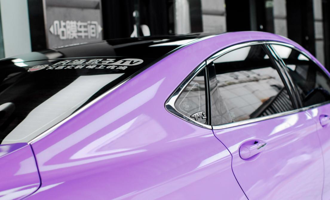 车窗膜刚贴完小水泡会自己消失吗,挡风玻璃膜刚贴完有小水泡正常吗