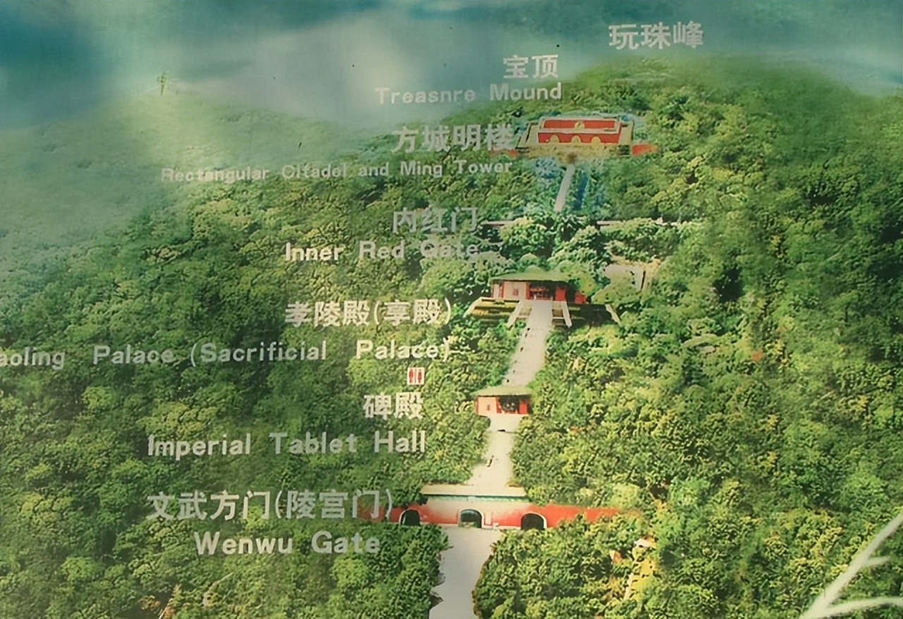 康熙明孝陵前祭拜朱元璋,朱元璋真的葬在明孝陵吗