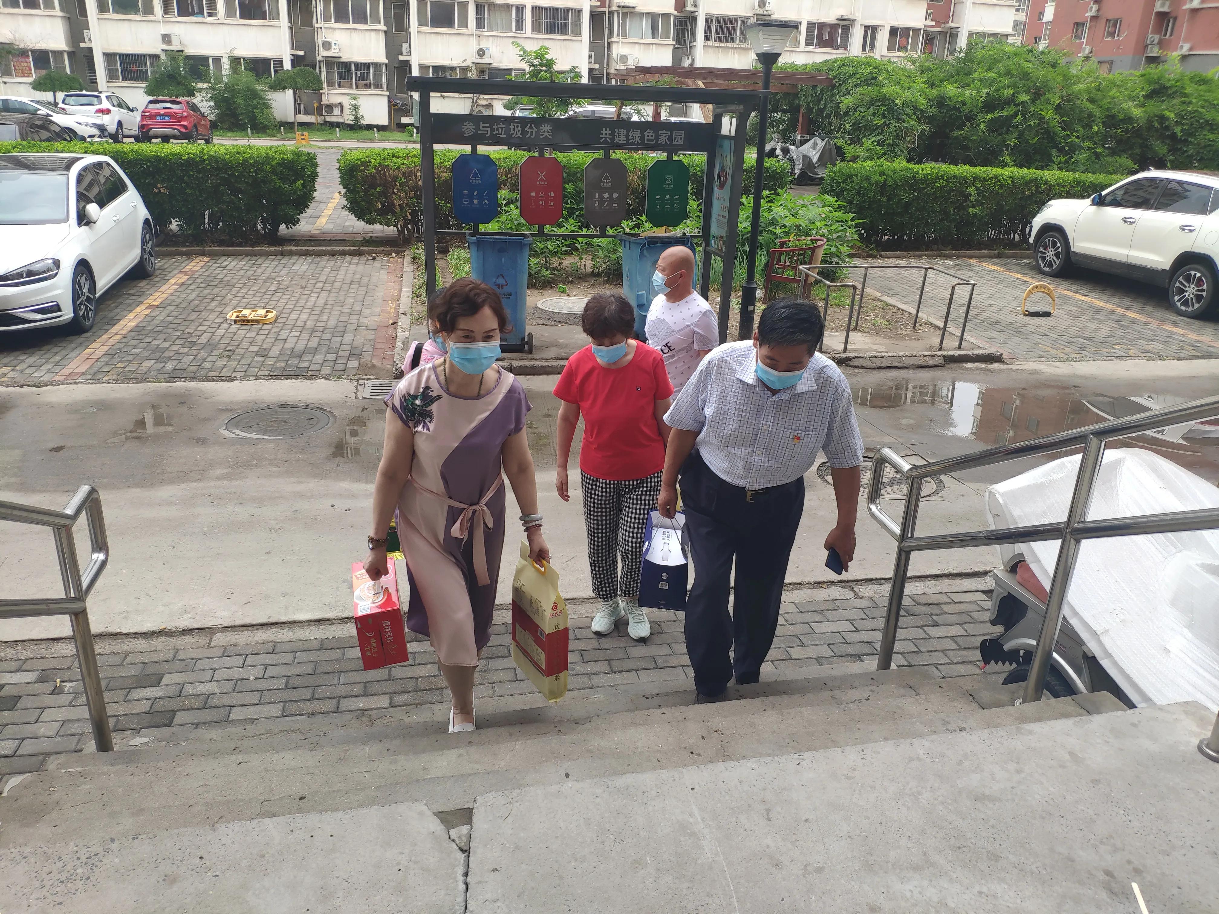 党旗在乡村振兴一线高高飘扬图片,乡村振兴党旗红